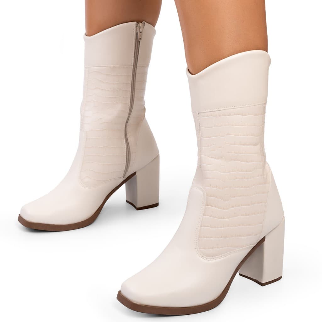 Bota Feminina Lumiss Cano Médio Montaria Salto Bloco Croco Off White